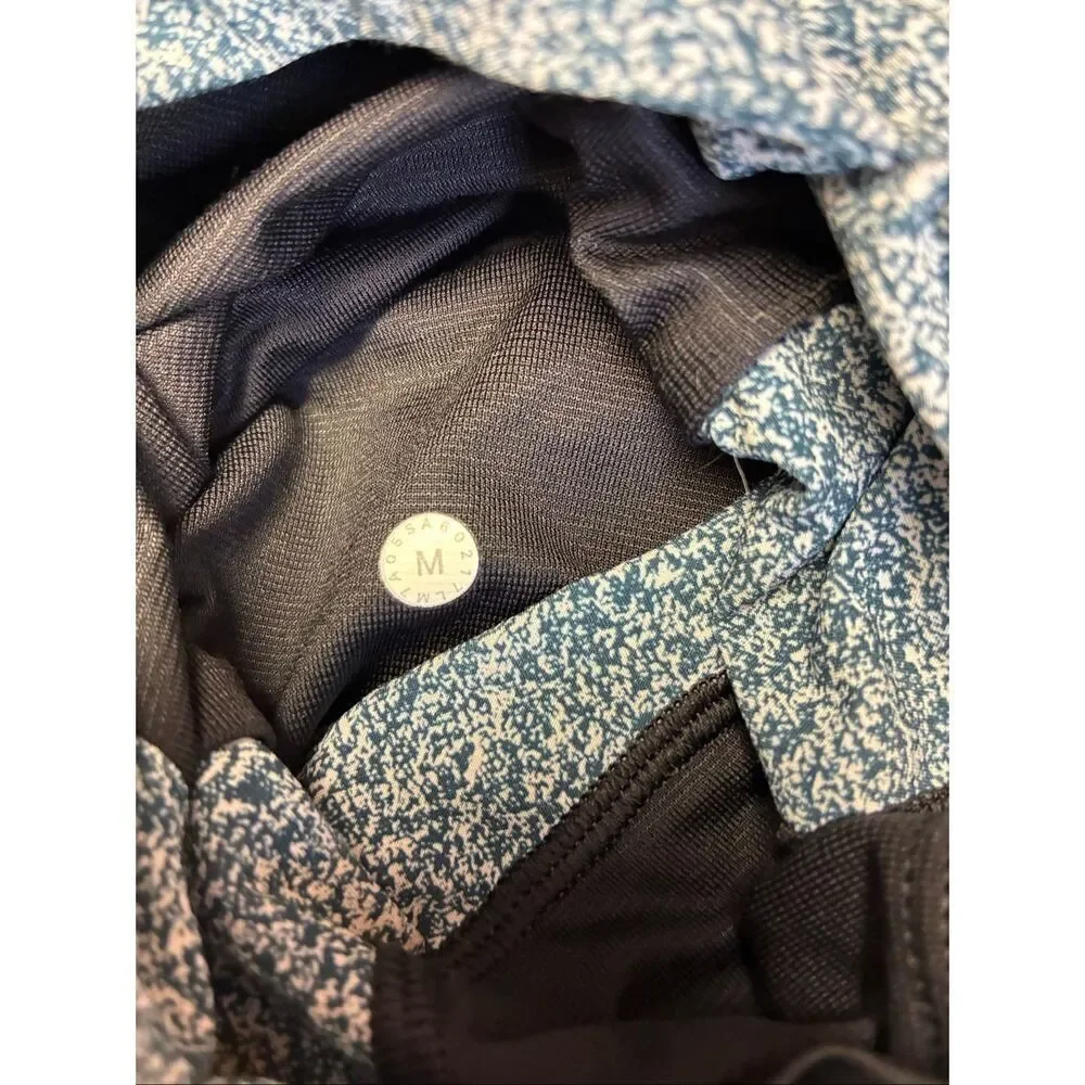 Lululemon Printed Shorts with Pockets in Blue Size M